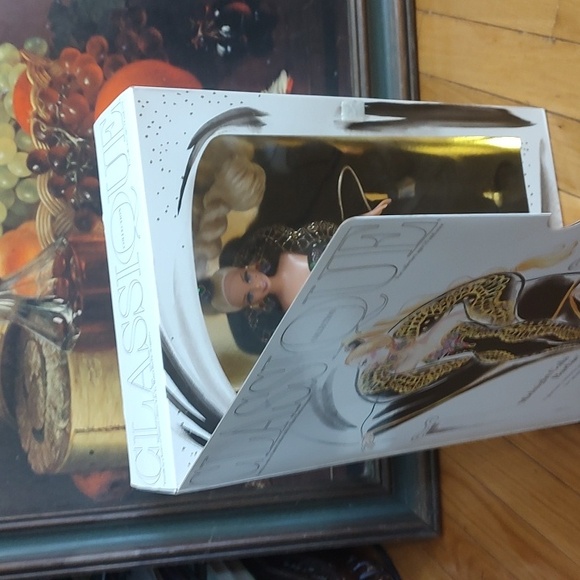 Midnight Gala Barbie/1995 - Picture 13 of 13